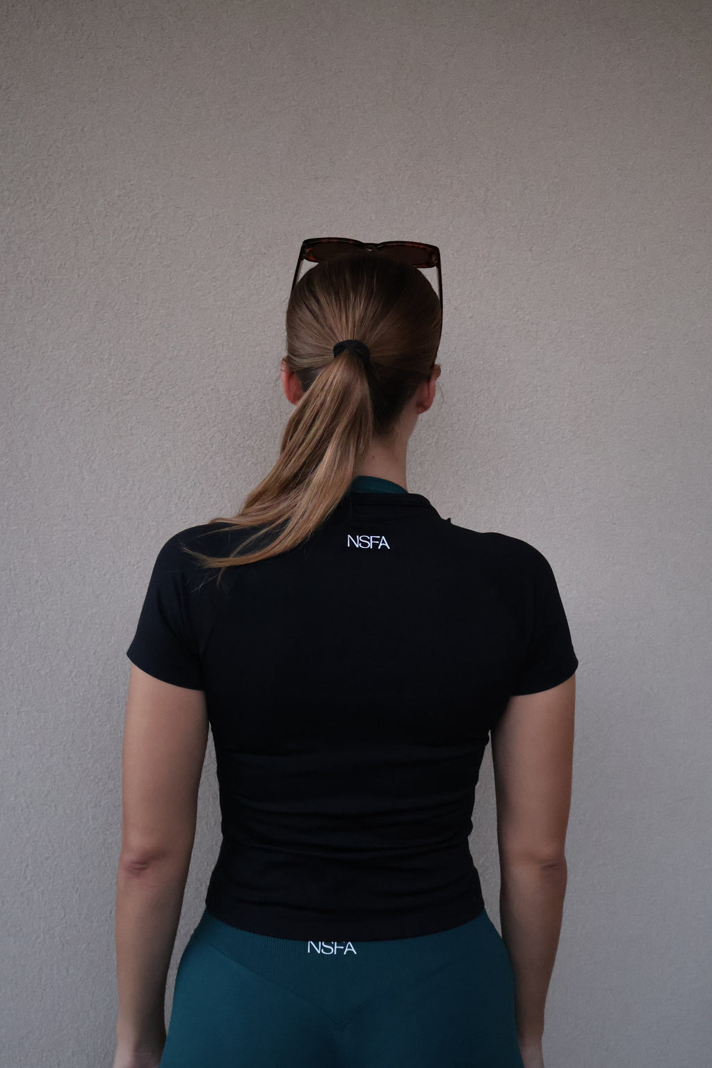 Signature Sculpt Zippy tee - Black