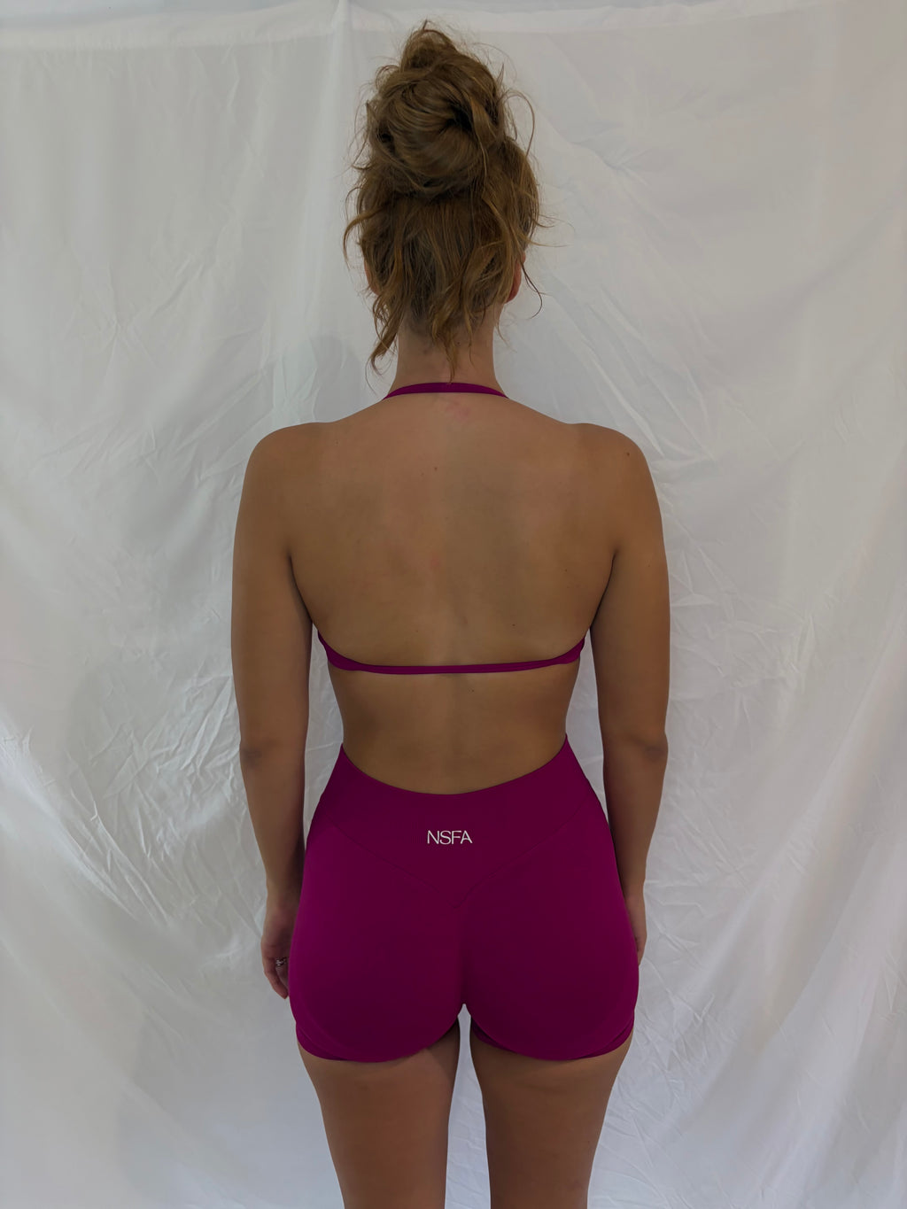 Signature Sculpt Scrunch Halter Bra Berry