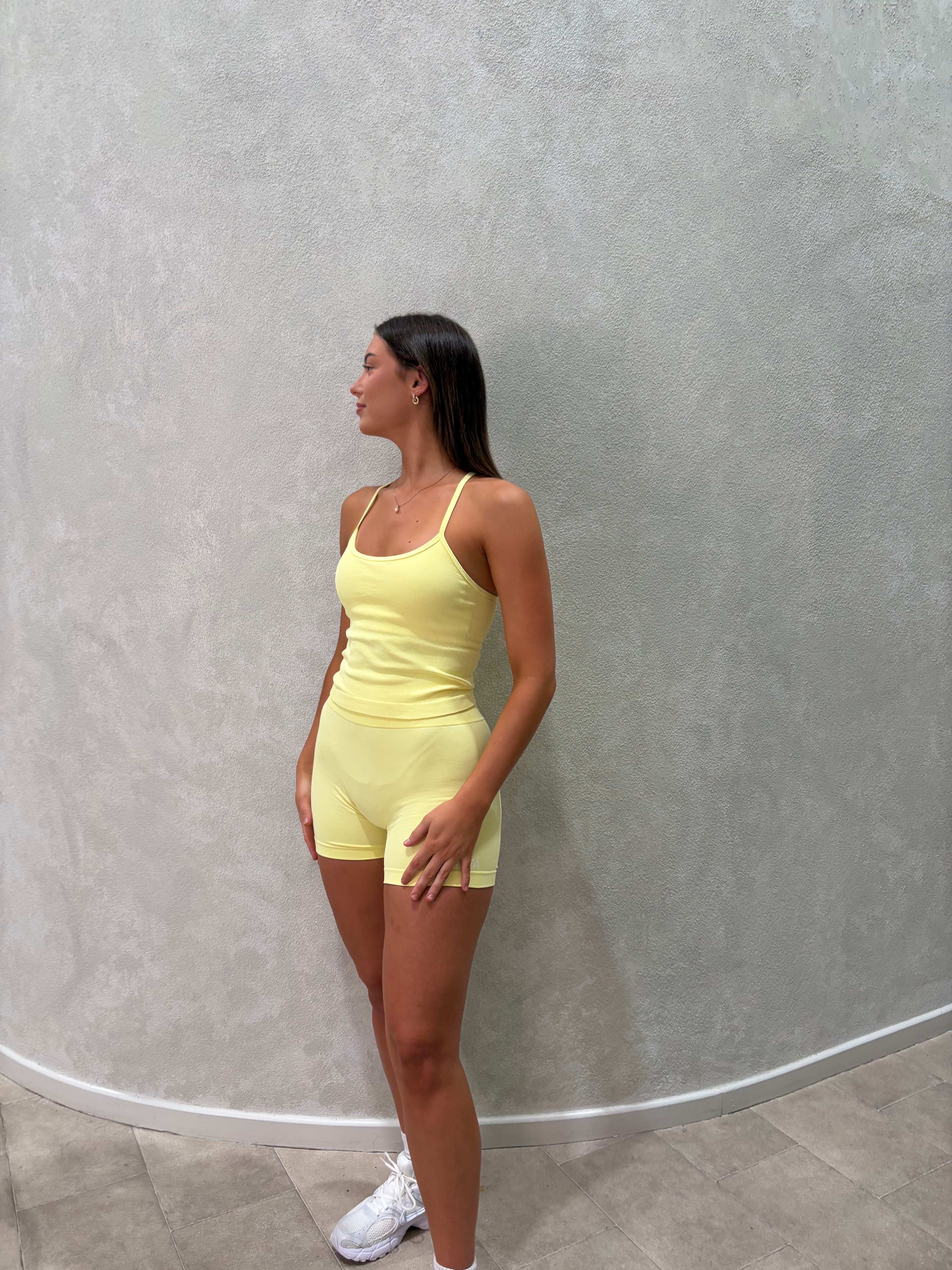 Core Invisible Scrunch Shorts Lemon