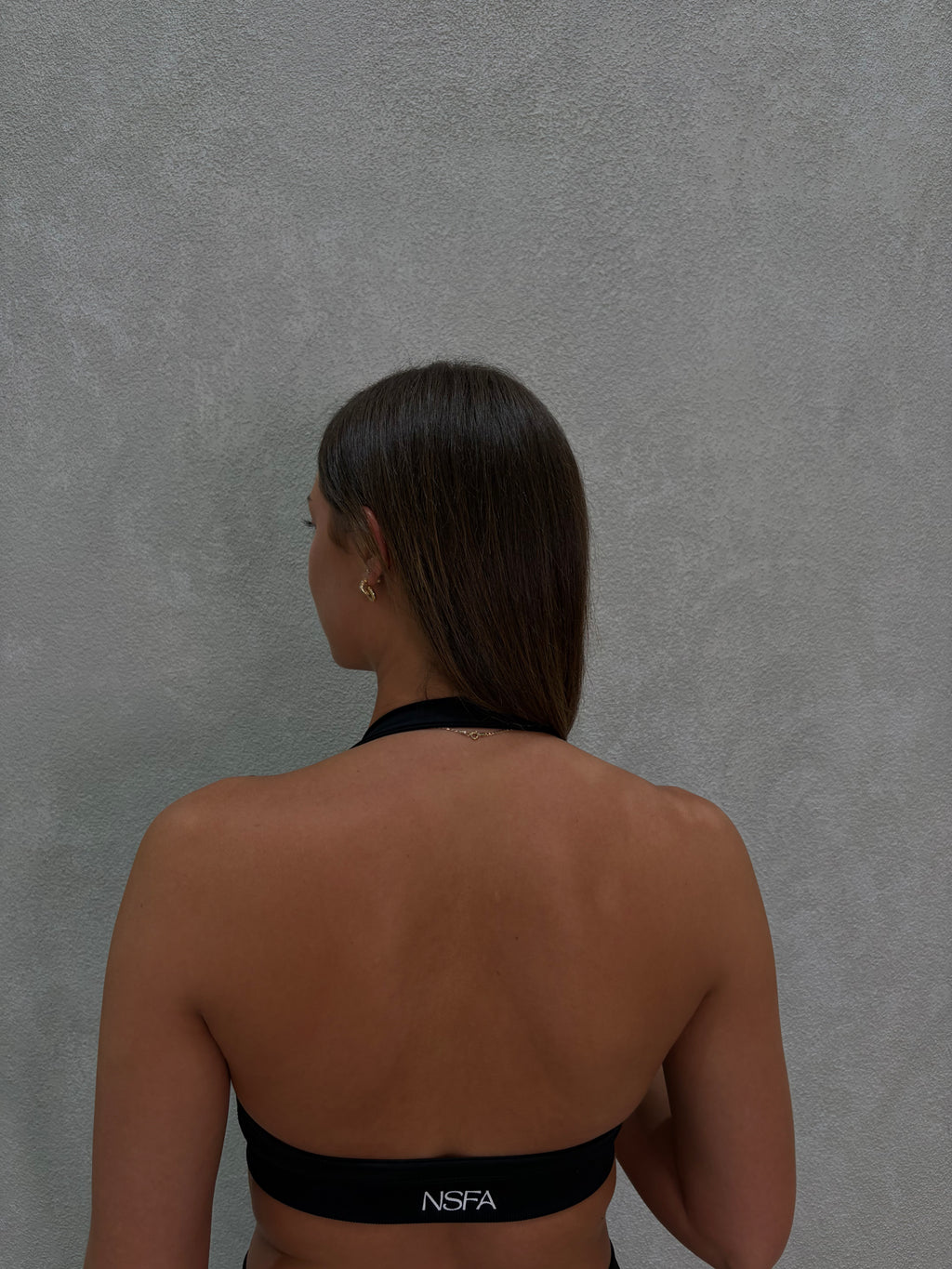 Signature Sculpt Scoop Halter Bra Black